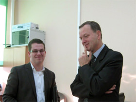 Tomasz Ziajka with the director of the IT School.